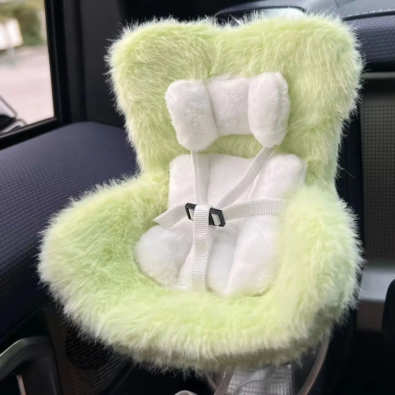 Labubu Car Safety Seat for 15–17cm Dolls – Kawaii Air Vent Accessory & Aromatherapy Clip