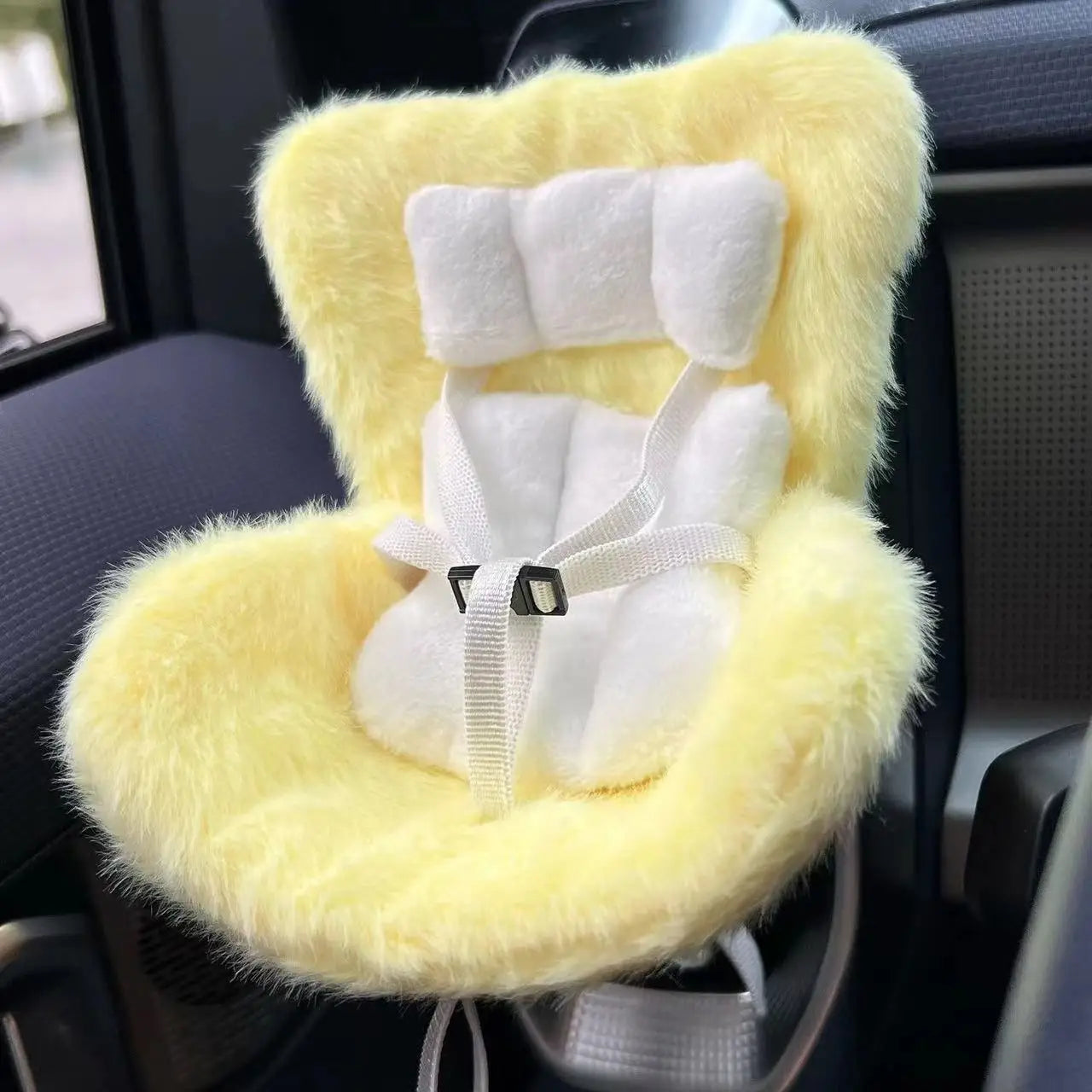 Labubu Car Safety Seat for 15–17cm Dolls – Kawaii Air Vent Accessory & Aromatherapy Clip