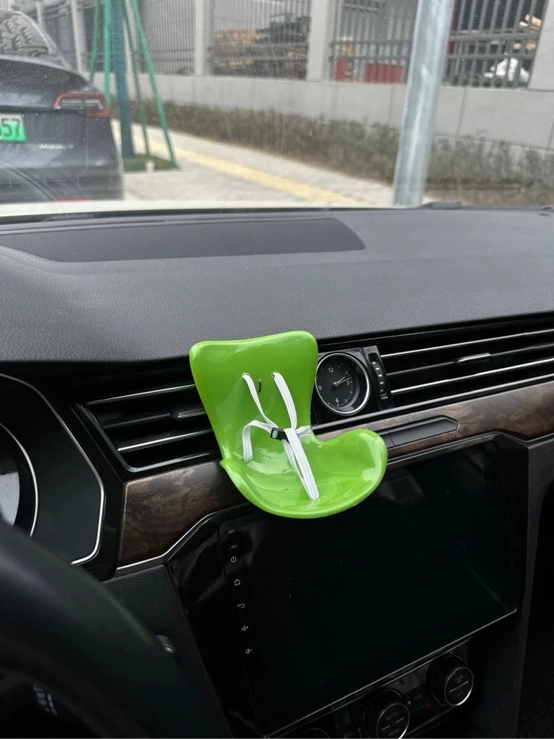 Labubu Car Safety Seat for 15–17cm Dolls – Kawaii Air Vent Accessory & Aromatherapy Clip