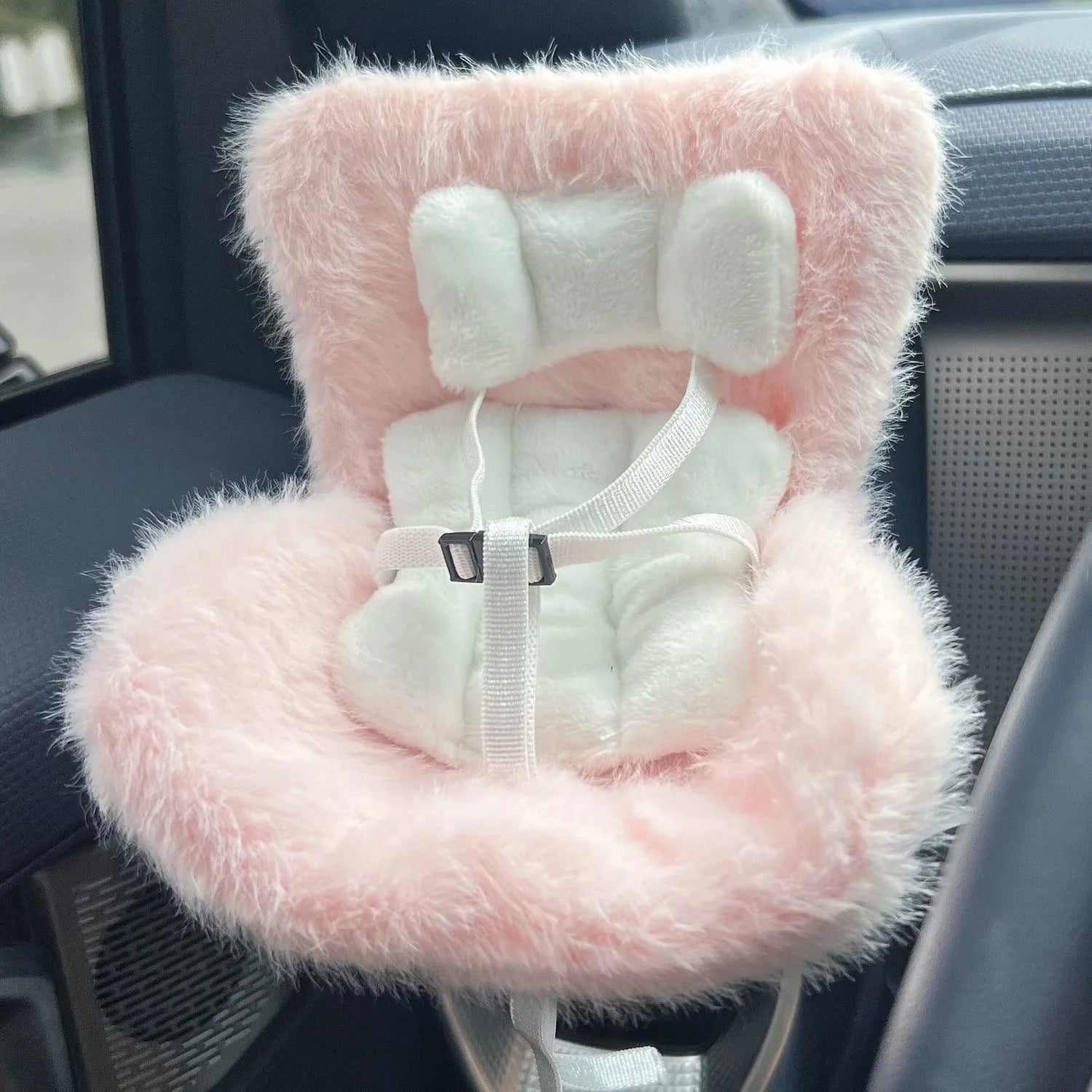 Labubu Car Safety Seat for 15–17cm Dolls – Kawaii Air Vent Accessory & Aromatherapy Clip