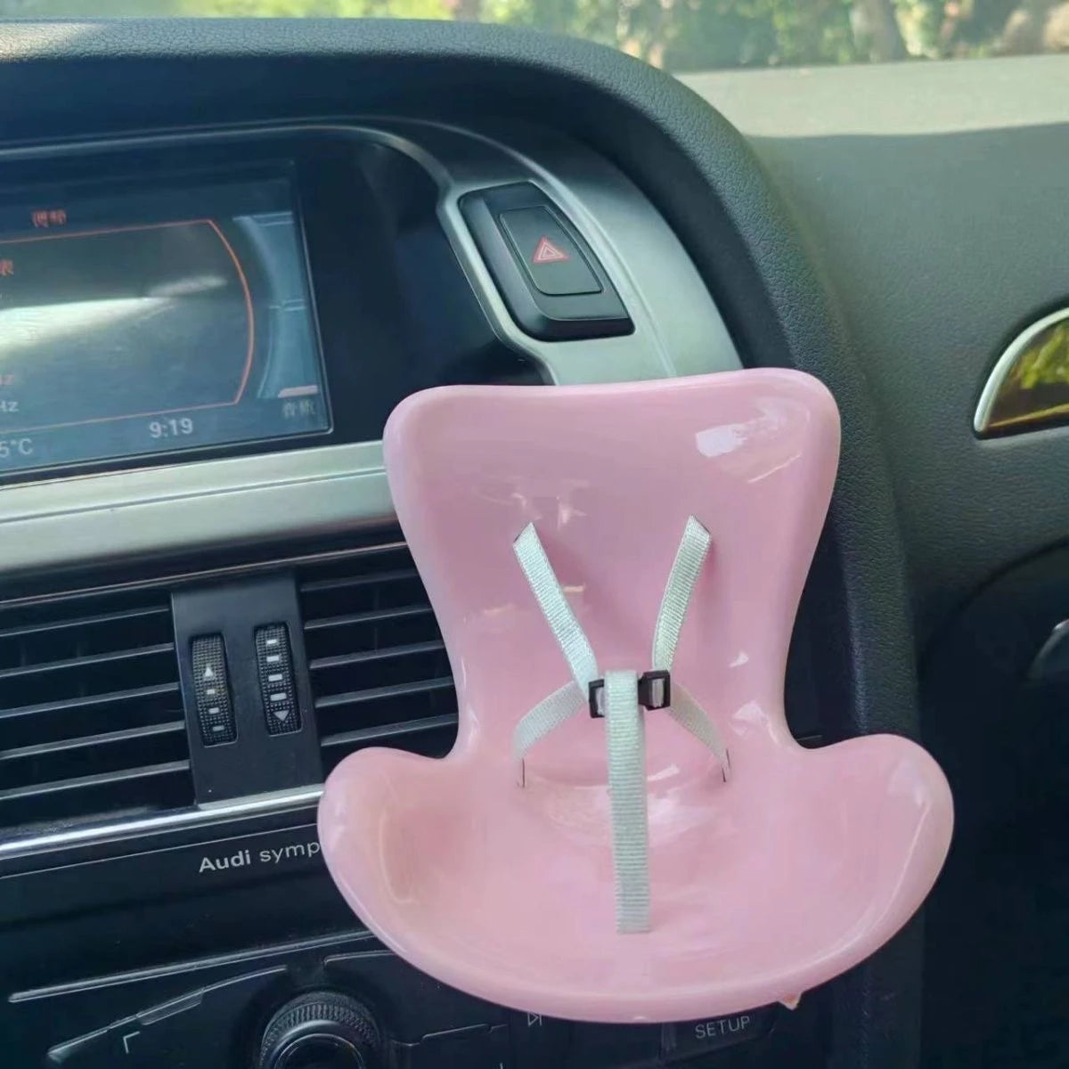 Labubu Car Safety Seat for 15–17cm Dolls – Kawaii Air Vent Accessory & Aromatherapy Clip