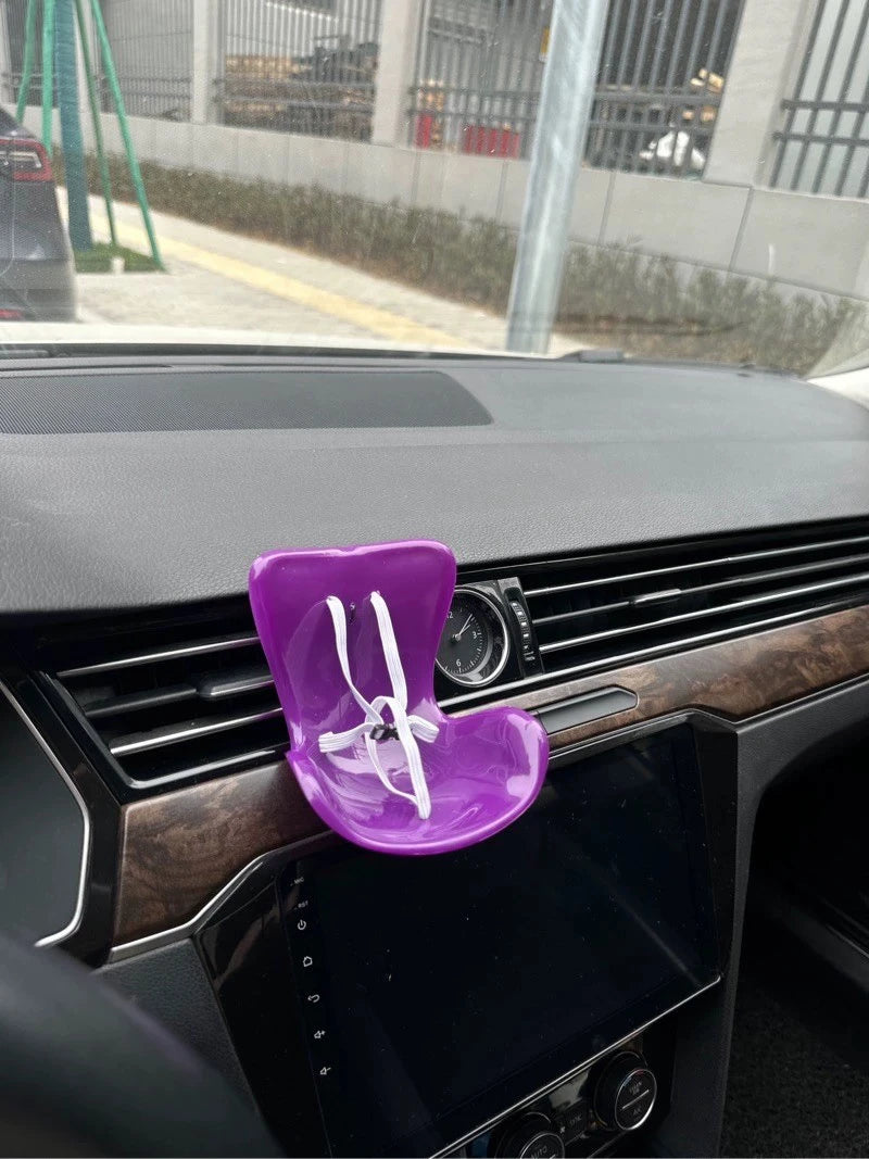 Labubu Car Safety Seat for 15–17cm Dolls – Kawaii Air Vent Accessory & Aromatherapy Clip