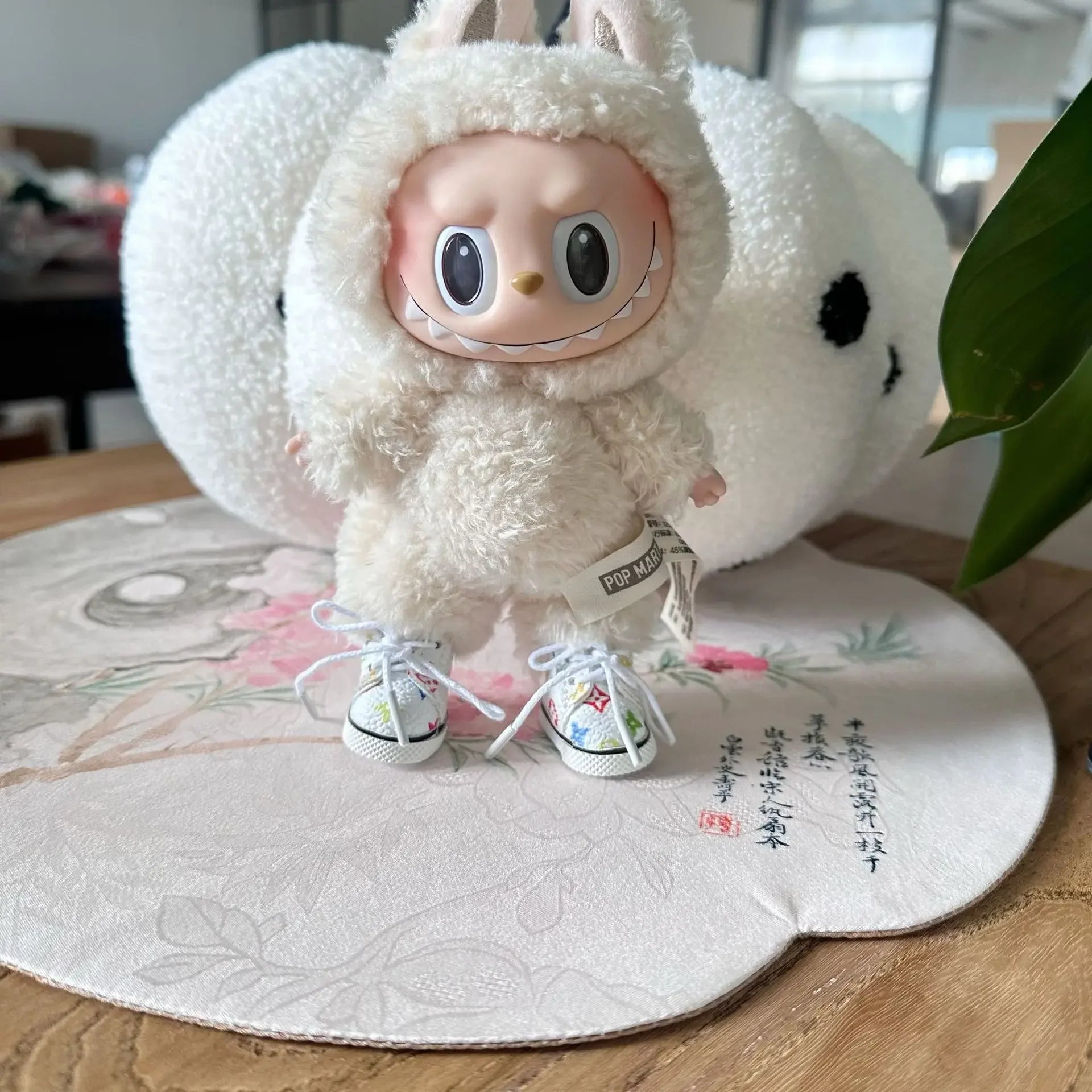Shoes only] 17CM LABUBU doll shoe pendant Labubu accessories big-name printed lace-up sneakers tide