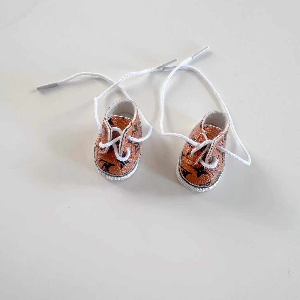 Shoes only] 17CM LABUBU doll shoe pendant Labubu accessories big-name printed lace-up sneakers tide