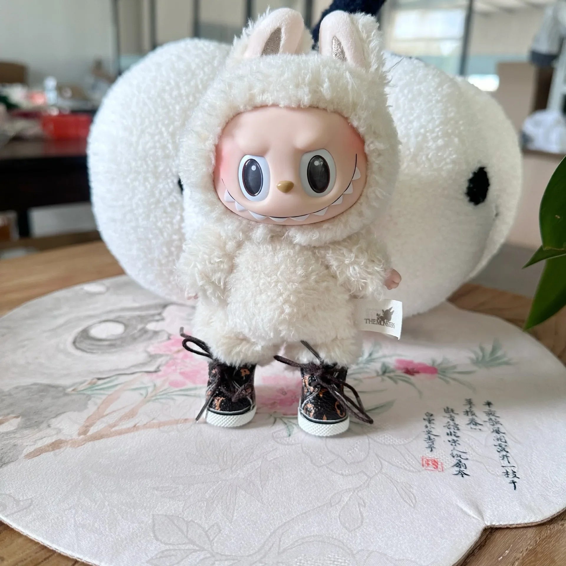Shoes only] 17CM LABUBU doll shoe pendant Labubu accessories big-name printed lace-up sneakers tide