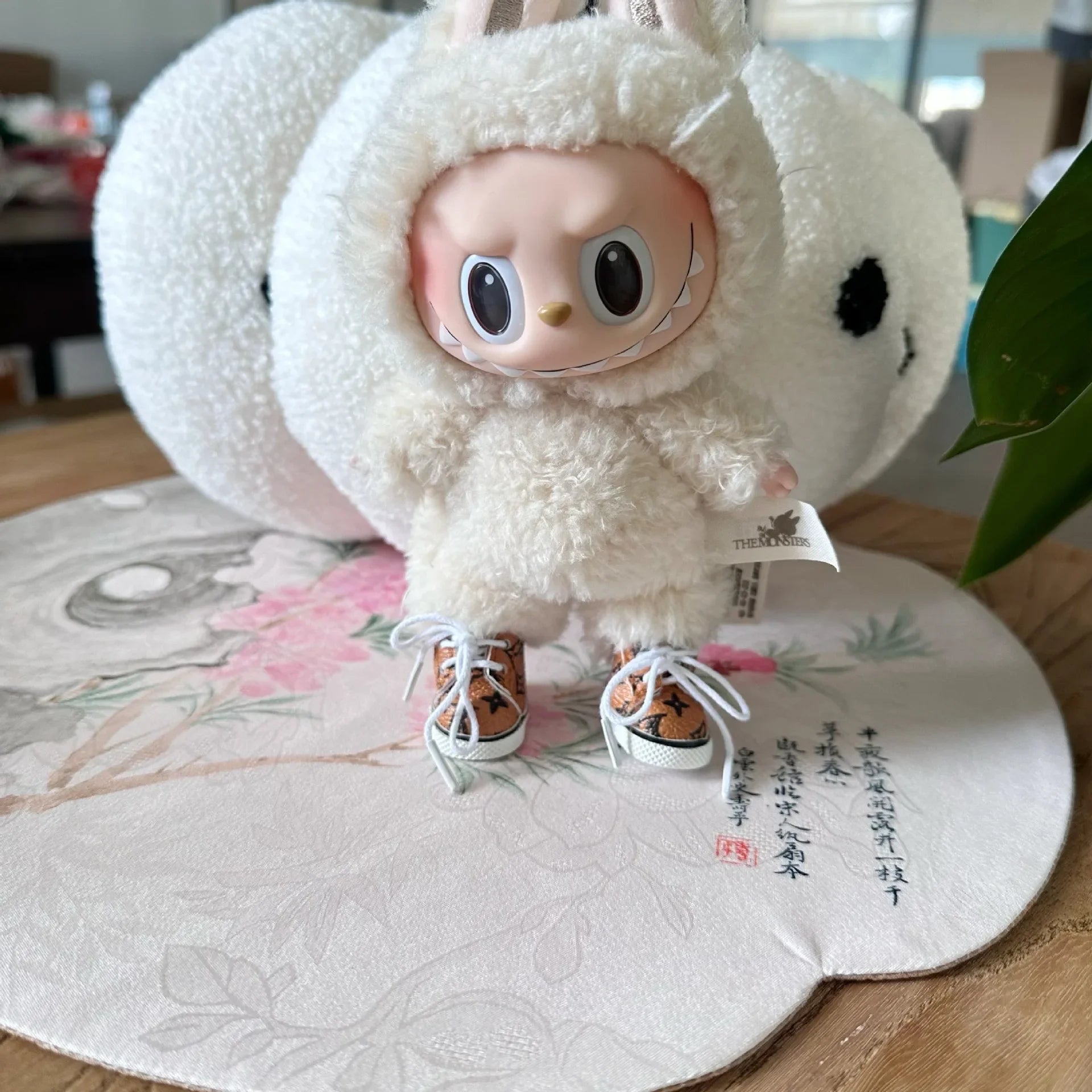 Shoes only] 17CM LABUBU doll shoe pendant Labubu accessories big-name printed lace-up sneakers tide