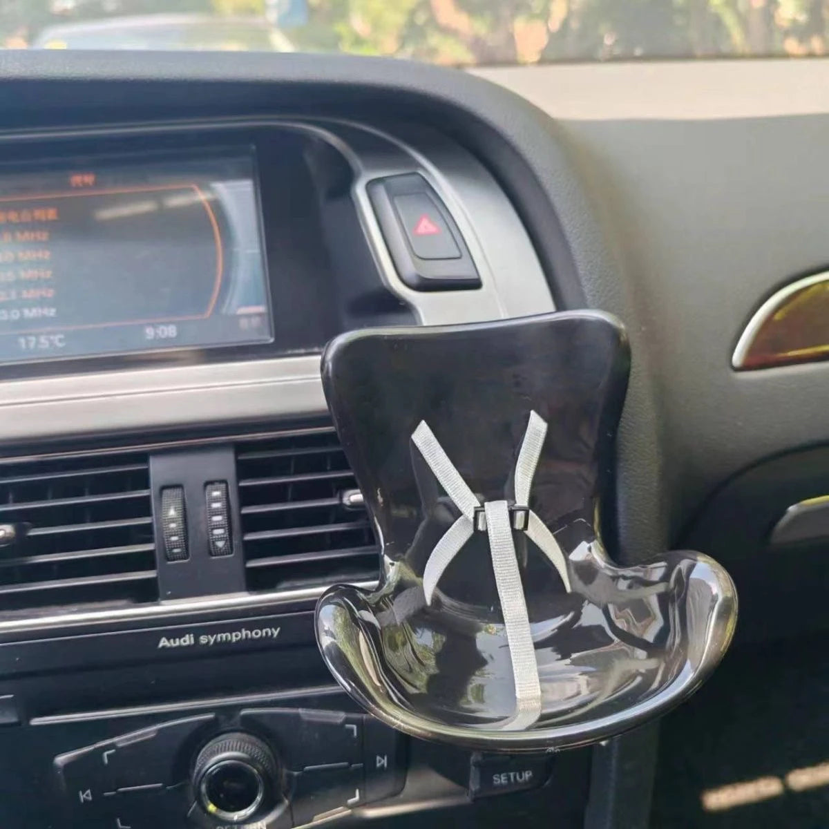 Labubu Car Safety Seat for 15–17cm Dolls – Kawaii Air Vent Accessory & Aromatherapy Clip